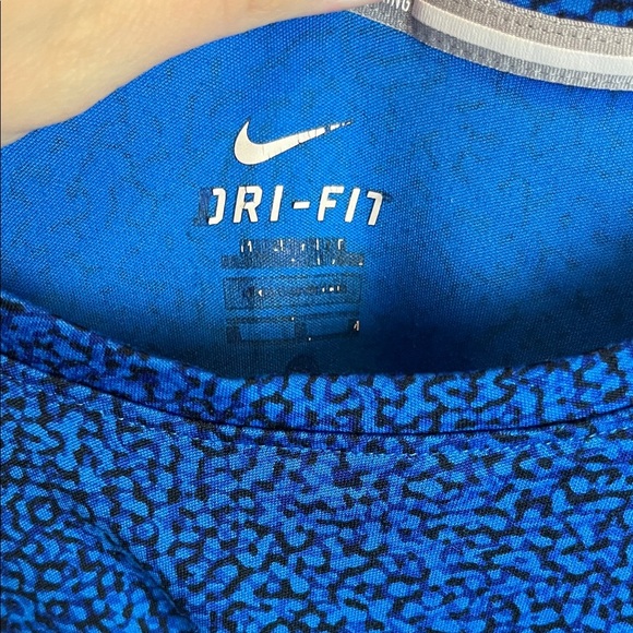 Nike Women's Blue Patterned Short Sleeve Tee - Picture 2 of 4